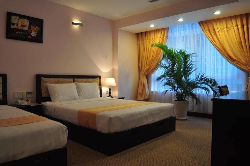 Dong Kinh A Hotel Хошимин Экстерьер фото